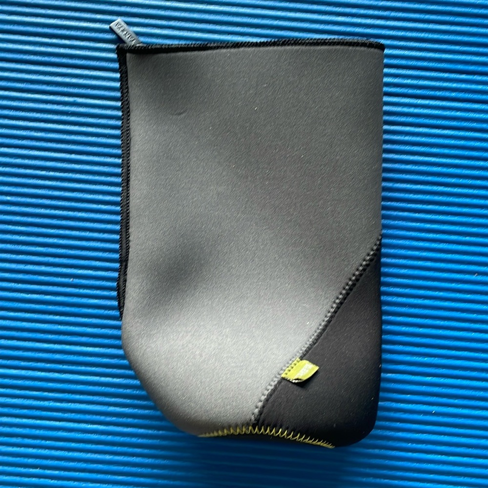 ☀️3 for $10 - Takeya Insulted Large Wine Bottle Pouch 🍷